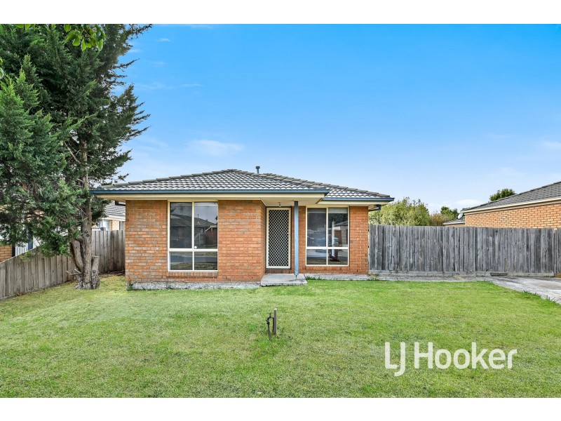 6 Middleham Close, Cranbourne West VIC 3977