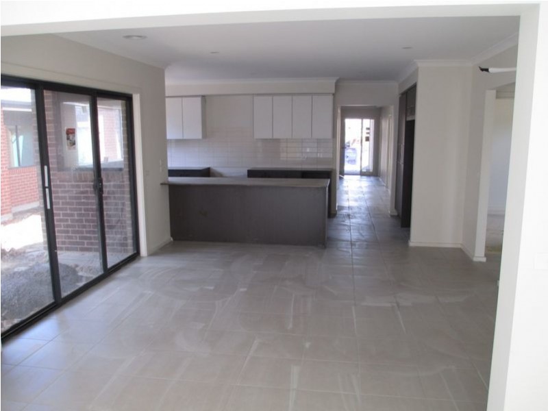 3 Corvette Avenue, Cranbourne East VIC 3977