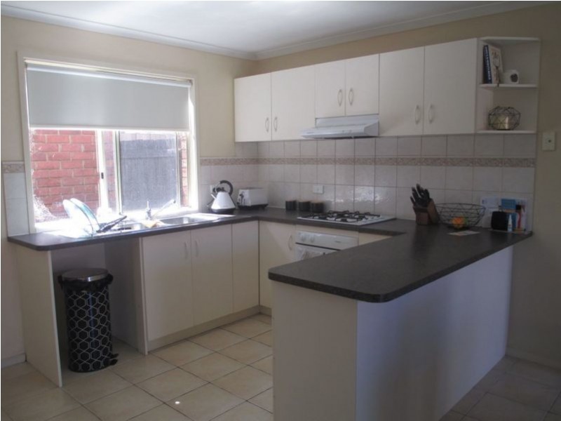 8 The Glade, Hampton Park VIC 3976