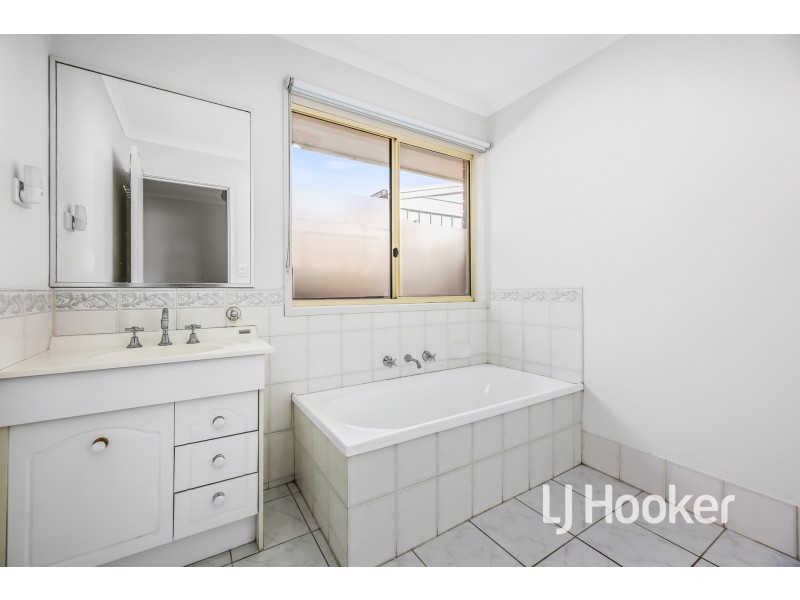 9 Eclipse Court, Hampton Park VIC 3976