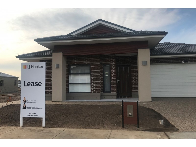 15 Orpington Drive, Clyde North VIC 3978