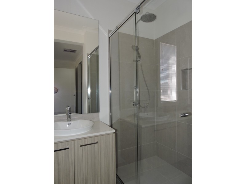 15 Orpington Drive, Clyde North VIC 3978