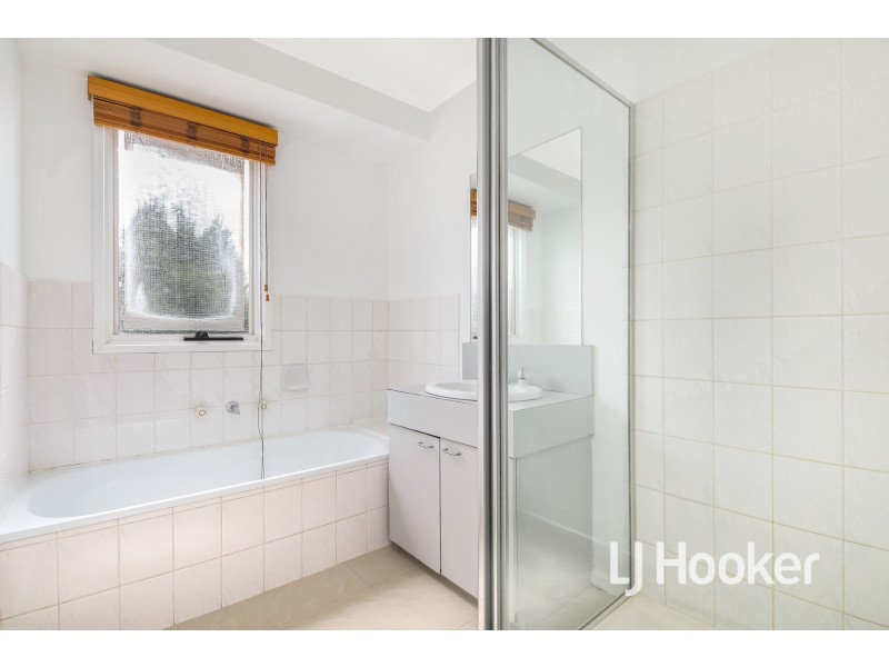 15 Narellan Drive, Hampton Park VIC 3976