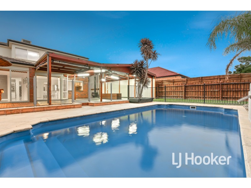 4 Cloverlea Grove, Narre Warren South VIC 3805