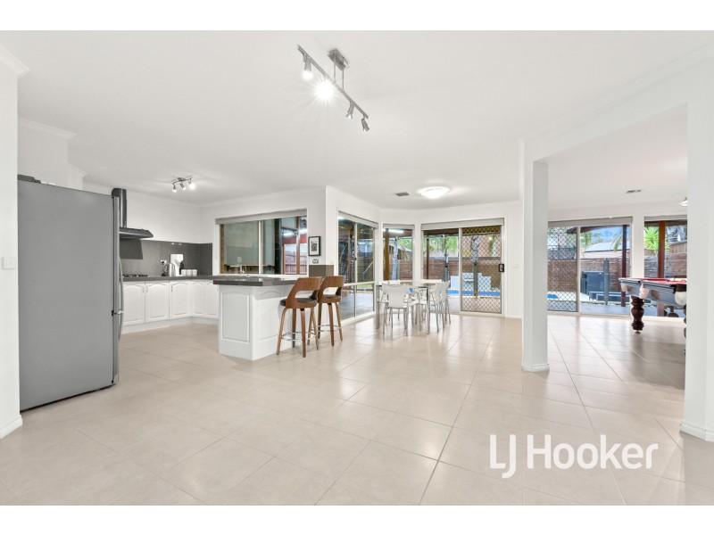 4 Cloverlea Grove, Narre Warren South VIC 3805