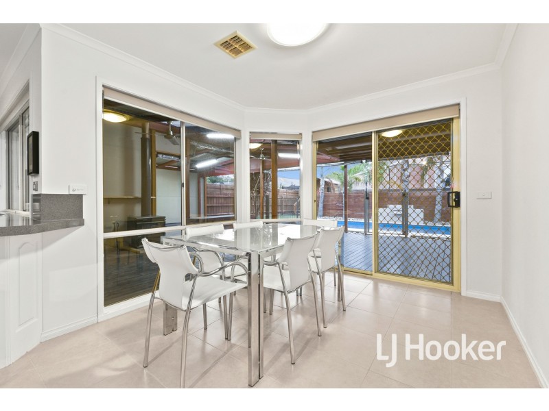 4 Cloverlea Grove, Narre Warren South VIC 3805