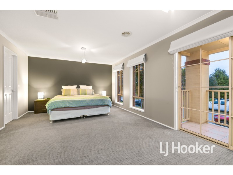 4 Cloverlea Grove, Narre Warren South VIC 3805