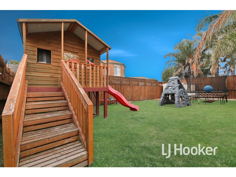 4 Cloverlea Grove, Narre Warren South VIC 3805