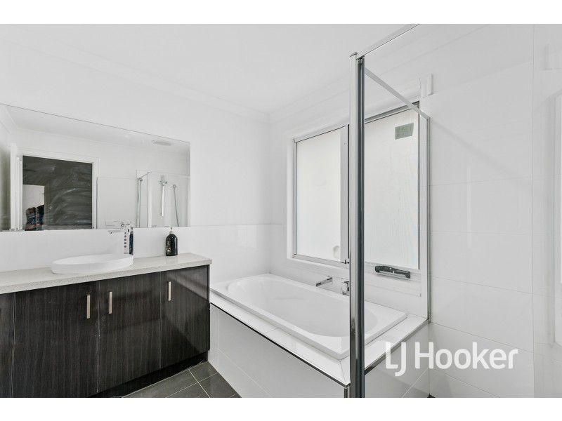 3 Pistachio Close, Hampton Park VIC 3976