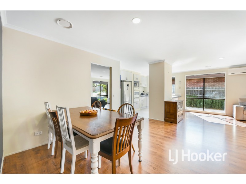 10 Dewpoint Crescent, Hampton Park VIC 3976