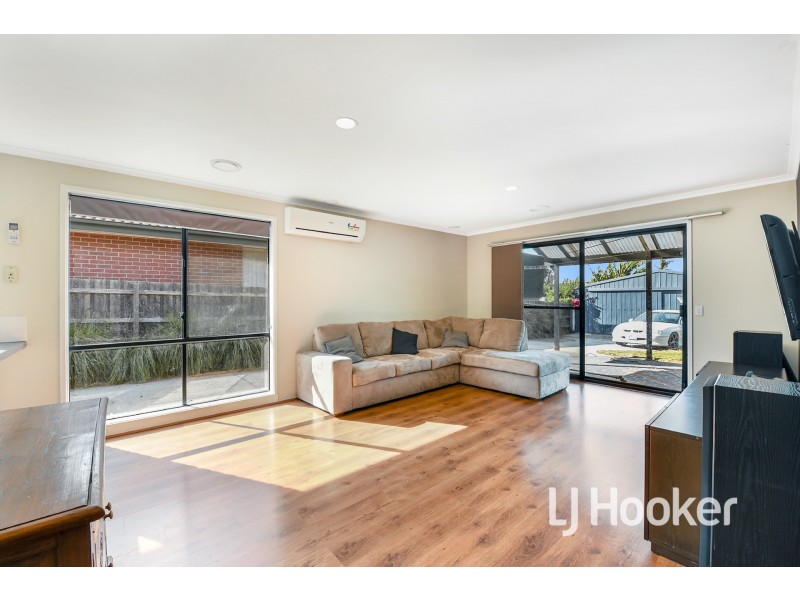 10 Dewpoint Crescent, Hampton Park VIC 3976