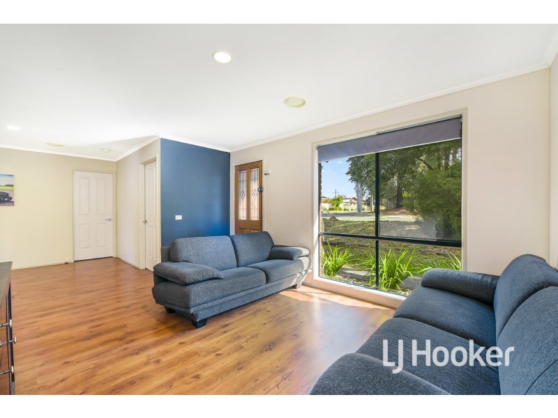 10 Dewpoint Crescent, Hampton Park VIC 3976
