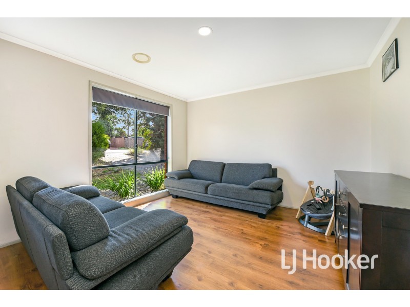 10 Dewpoint Crescent, Hampton Park VIC 3976