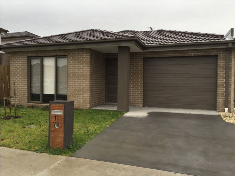 11 Cadillac Street, Cranbourne East VIC 3977