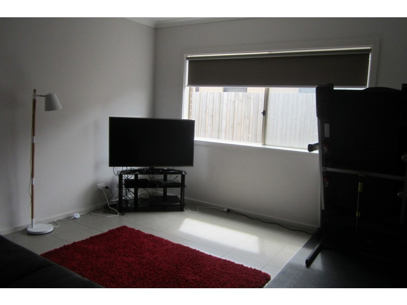 3 Dodge Terrace, Cranbourne East VIC 3977