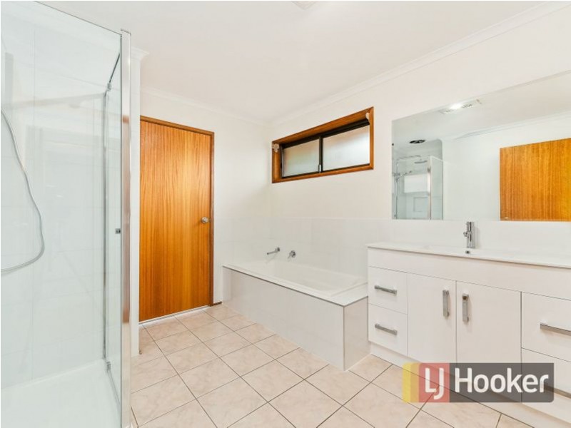61 Coral Drive, Hampton Park VIC 3976