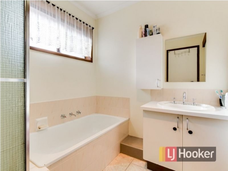 41 Edeys Run, Hampton Park VIC 3976