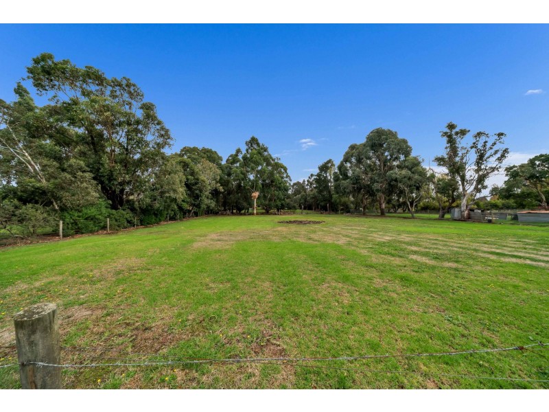 35 Collison Road, Cranbourne East VIC 3977