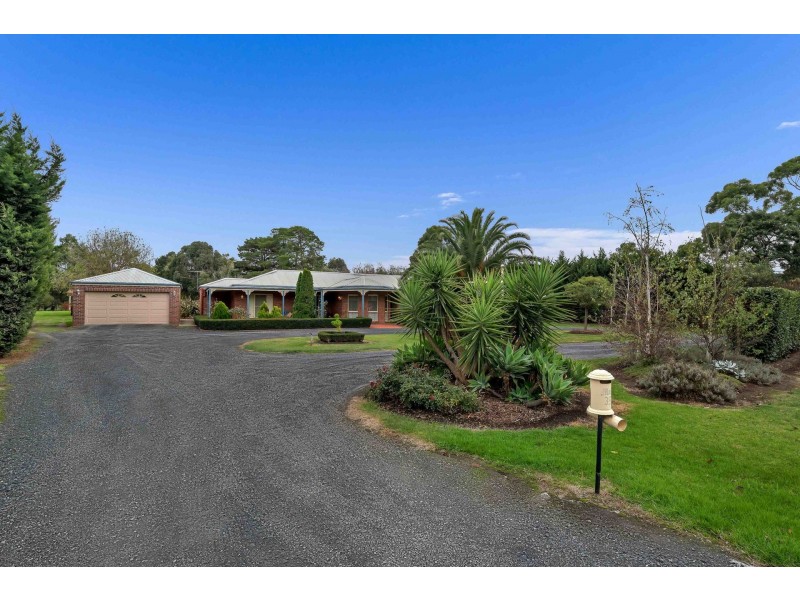 35 Collison Road, Cranbourne East VIC 3977