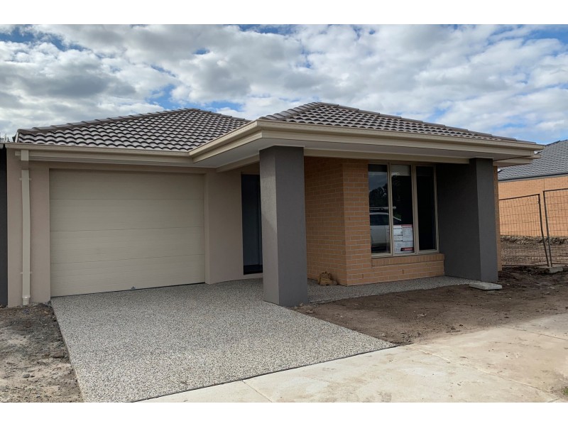 44 Scotland Circuit, Cranbourne West VIC 3977