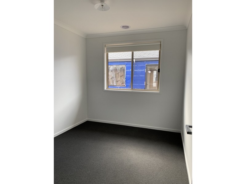 44 Scotland Circuit, Cranbourne West VIC 3977