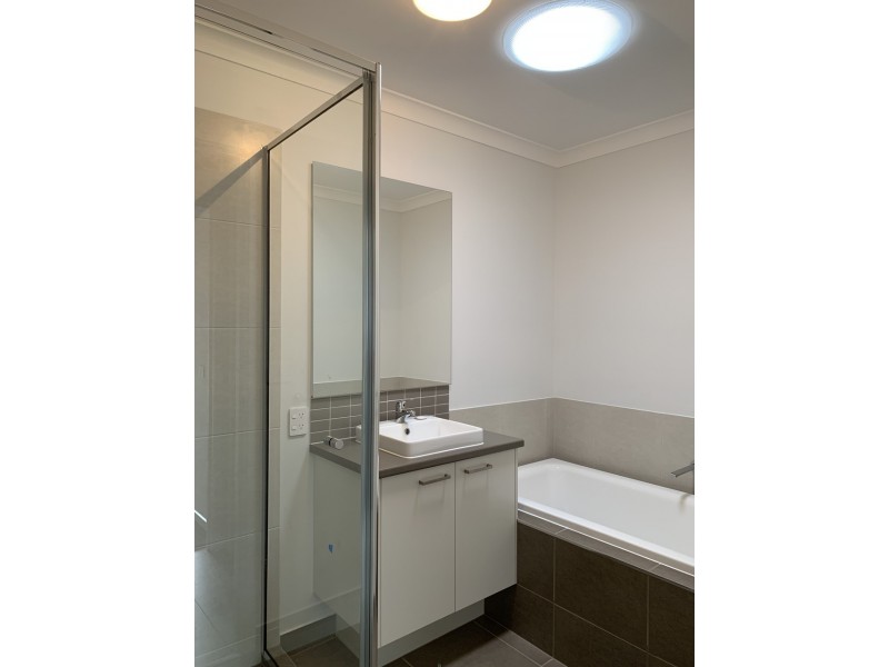 44 Scotland Circuit, Cranbourne West VIC 3977