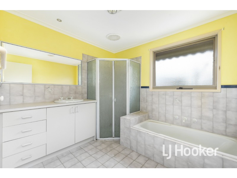 2/15 Patricia Court, Hampton Park VIC 3976