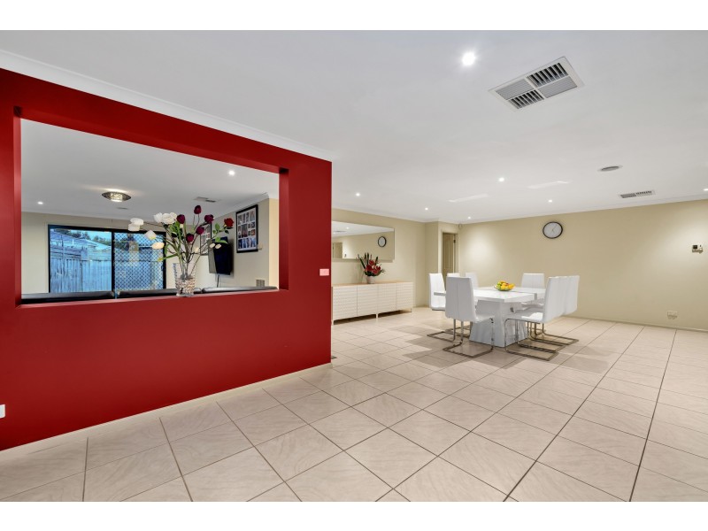 4 Bracken Place, Lyndhurst VIC 3975