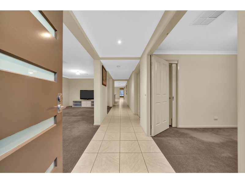 4 Bracken Place, Lyndhurst VIC 3975