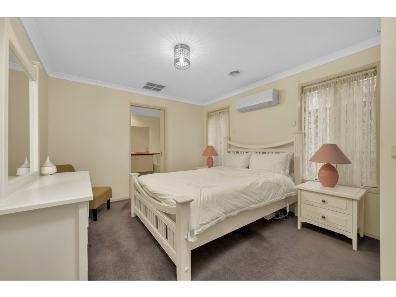 4 Bracken Place, Lyndhurst VIC 3975