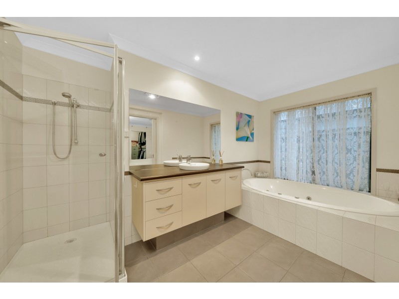 4 Bracken Place, Lyndhurst VIC 3975