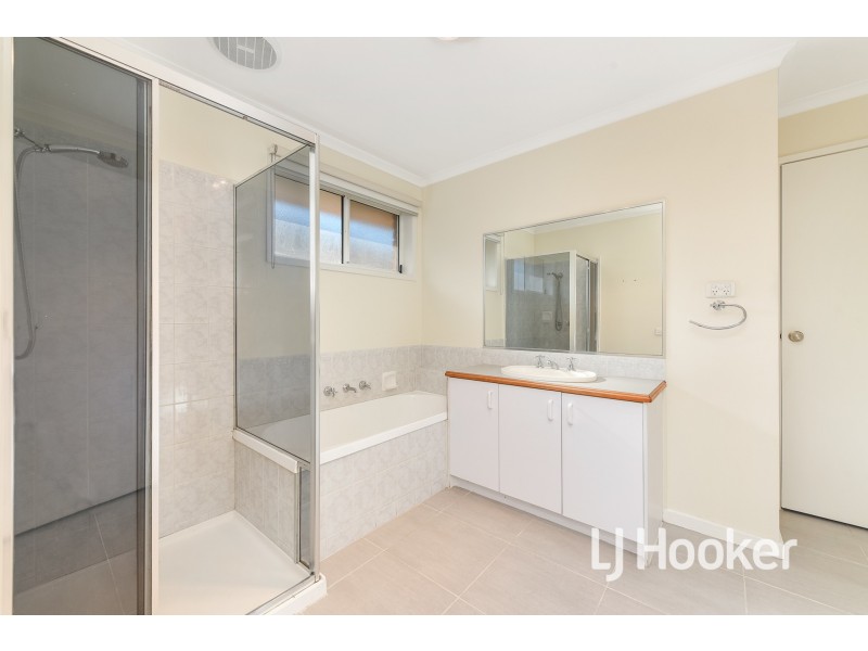 5 Belvedere Court, Hampton Park VIC 3976