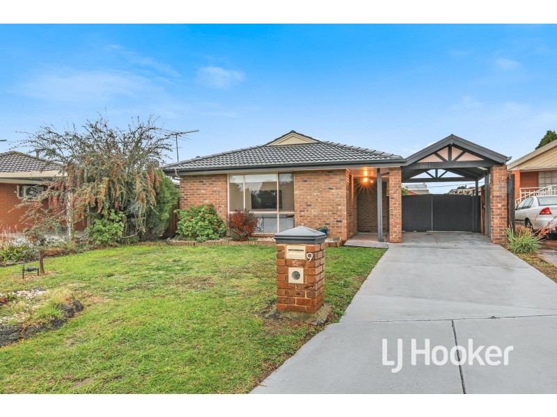 9 Tyalla Court, Hampton Park VIC 3976