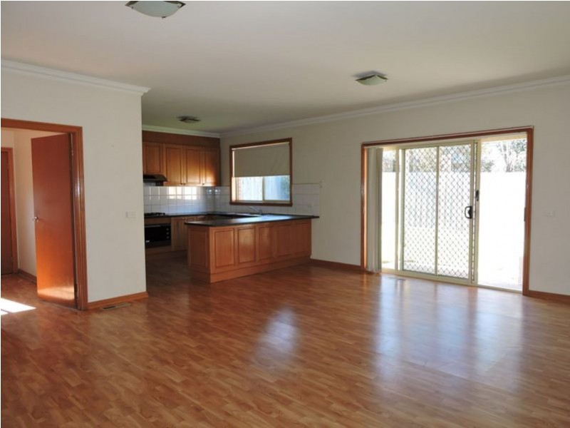 77 Aylmer Drive, Lynbrook VIC 3975