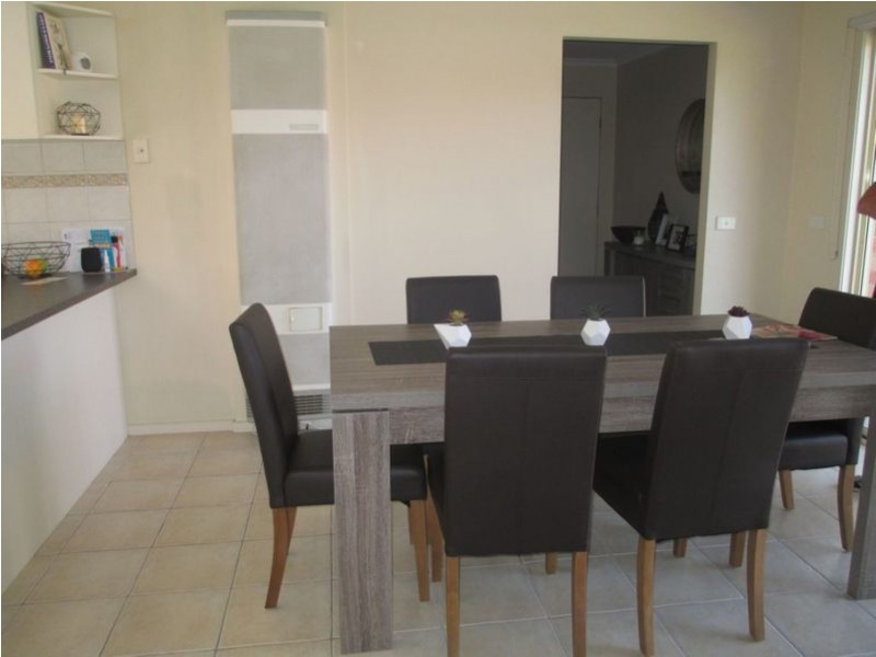 8 The Glade, Hampton Park VIC 3976