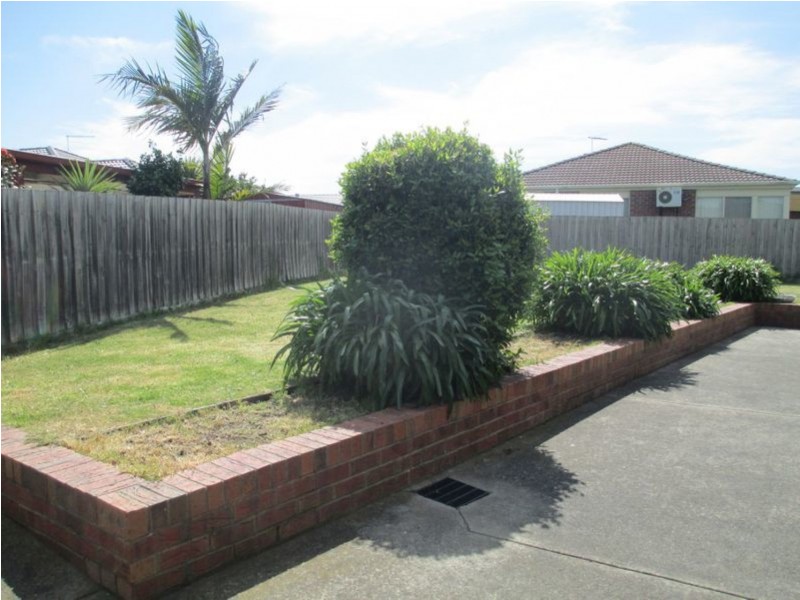 8 The Glade, Hampton Park VIC 3976