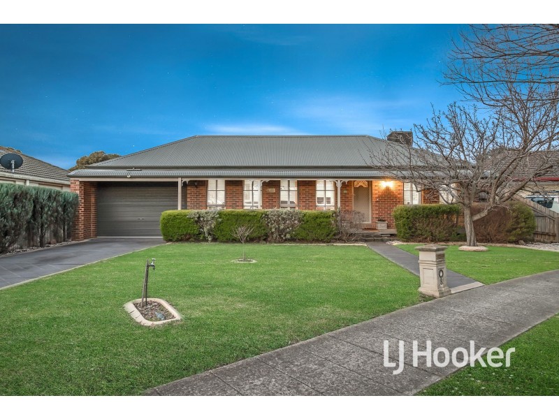 8 Lindsay Crescent, Lynbrook VIC 3975