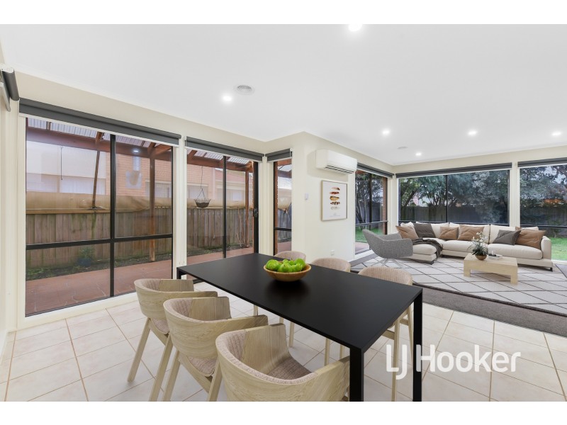 30 Central Park Way, Cranbourne West VIC 3977