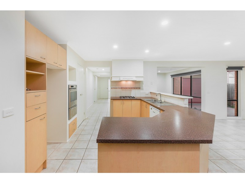 30 Central Park Way, Cranbourne West VIC 3977
