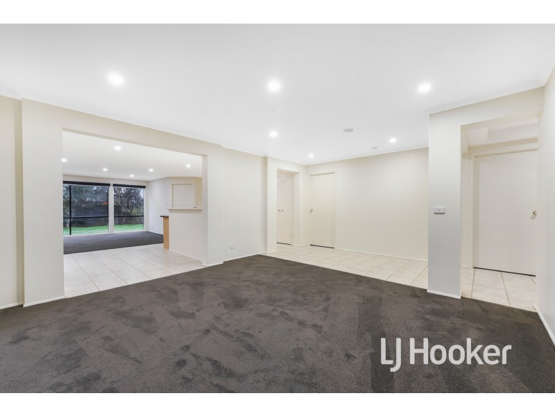 30 Central Park Way, Cranbourne West VIC 3977