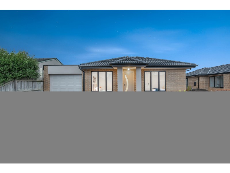 30-32 Parkland Avenue, Hampton Park VIC 3976