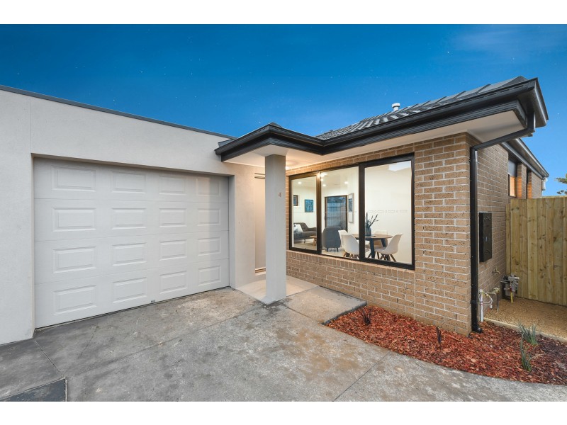 30-32 Parkland Avenue, Hampton Park VIC 3976