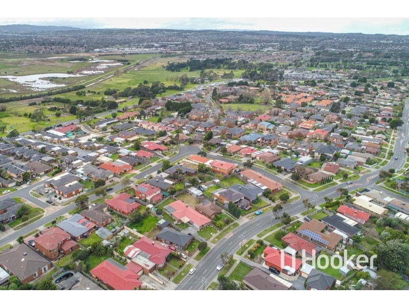 2/57 Warana Drive, Hampton Park VIC 3976