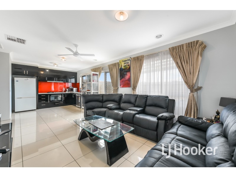 49 Sallys Run, Hampton Park VIC 3976