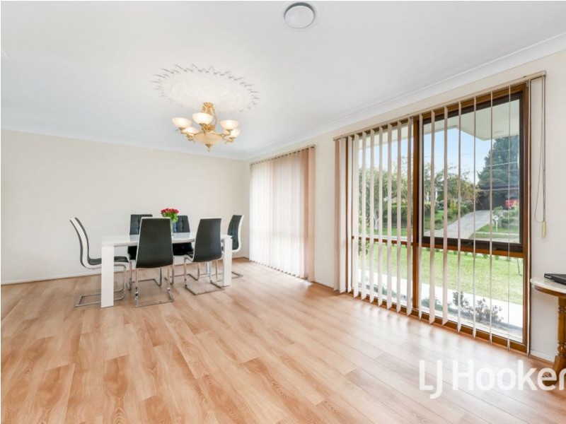12 Carmen Court, Hampton Park VIC 3976