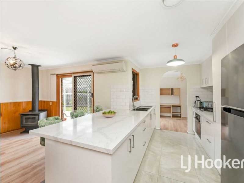 12 Carmen Court, Hampton Park VIC 3976