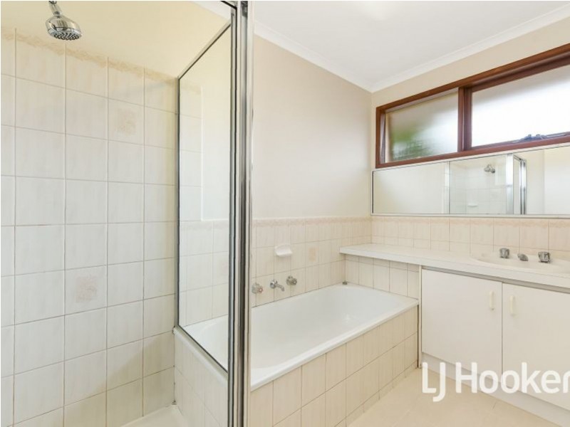 12 Carmen Court, Hampton Park VIC 3976