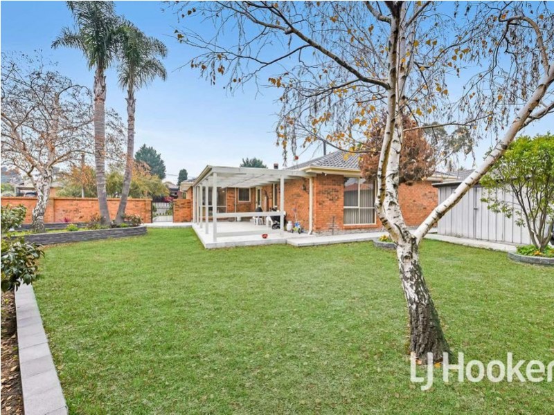 12 Carmen Court, Hampton Park VIC 3976