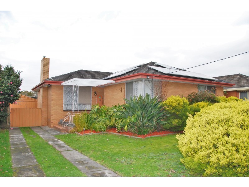 16 The Fairway, Hampton Park VIC 3976