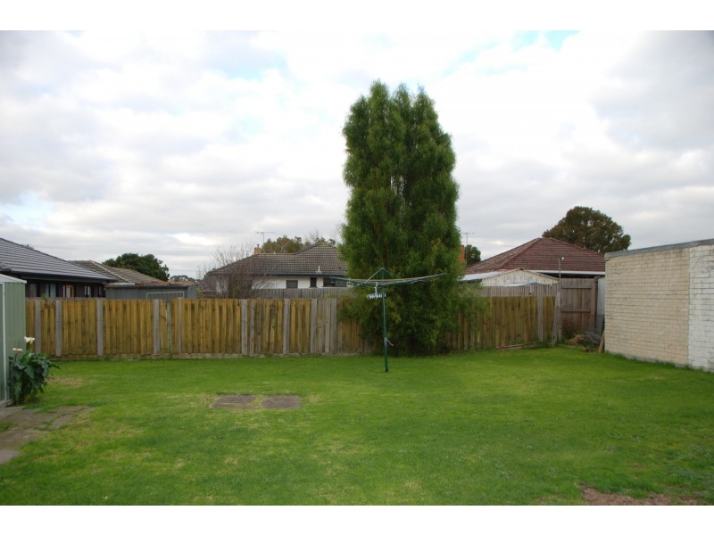 16 The Fairway, Hampton Park VIC 3976